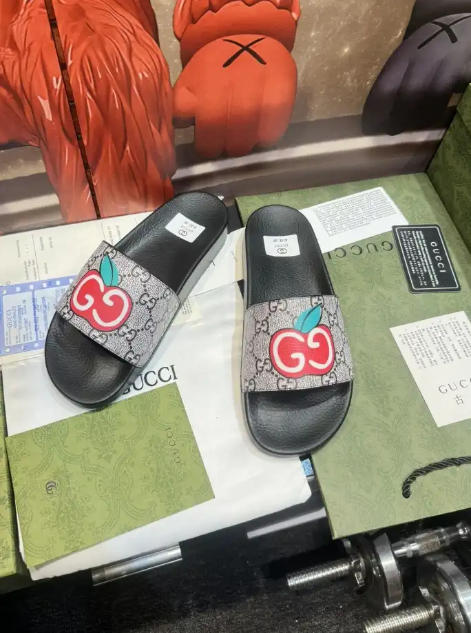 hype Gucci Slippers