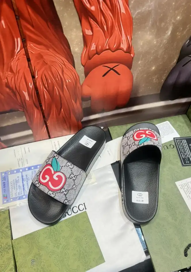 hype Gucci Slippers