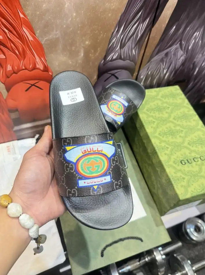 hype Gucci Slippers