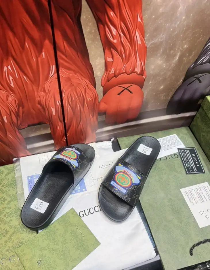 hype Gucci Slippers