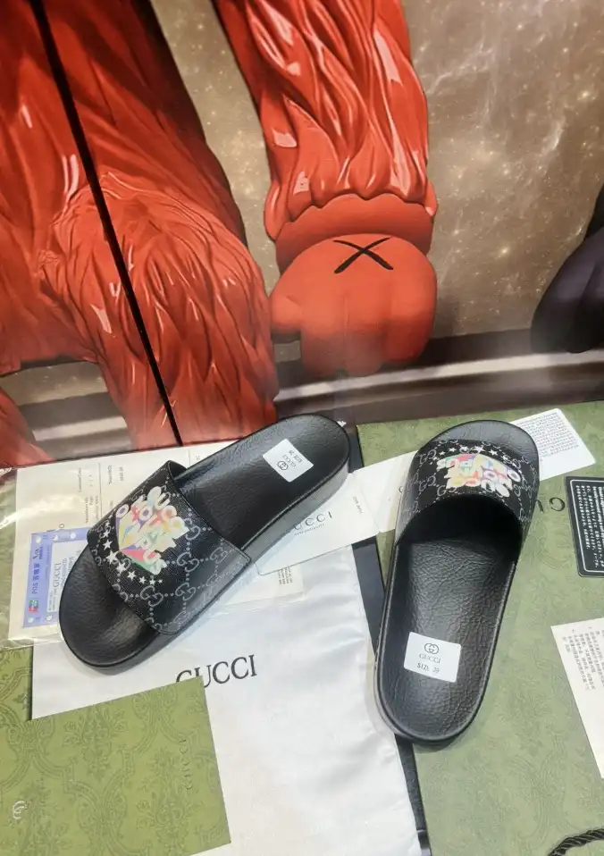 hype Gucci Slippers