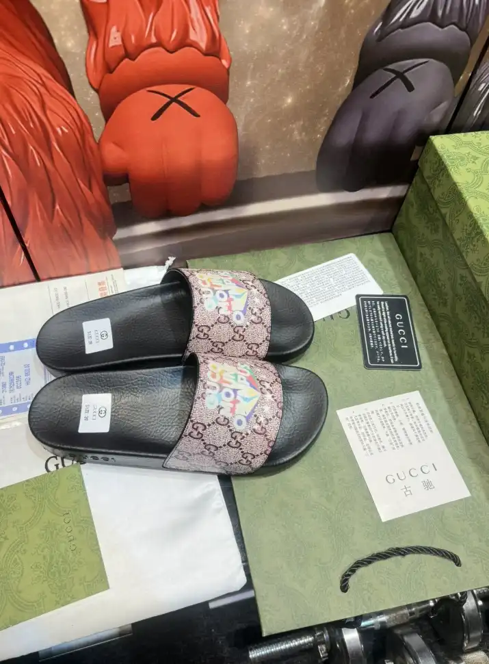 hype Gucci Slippers