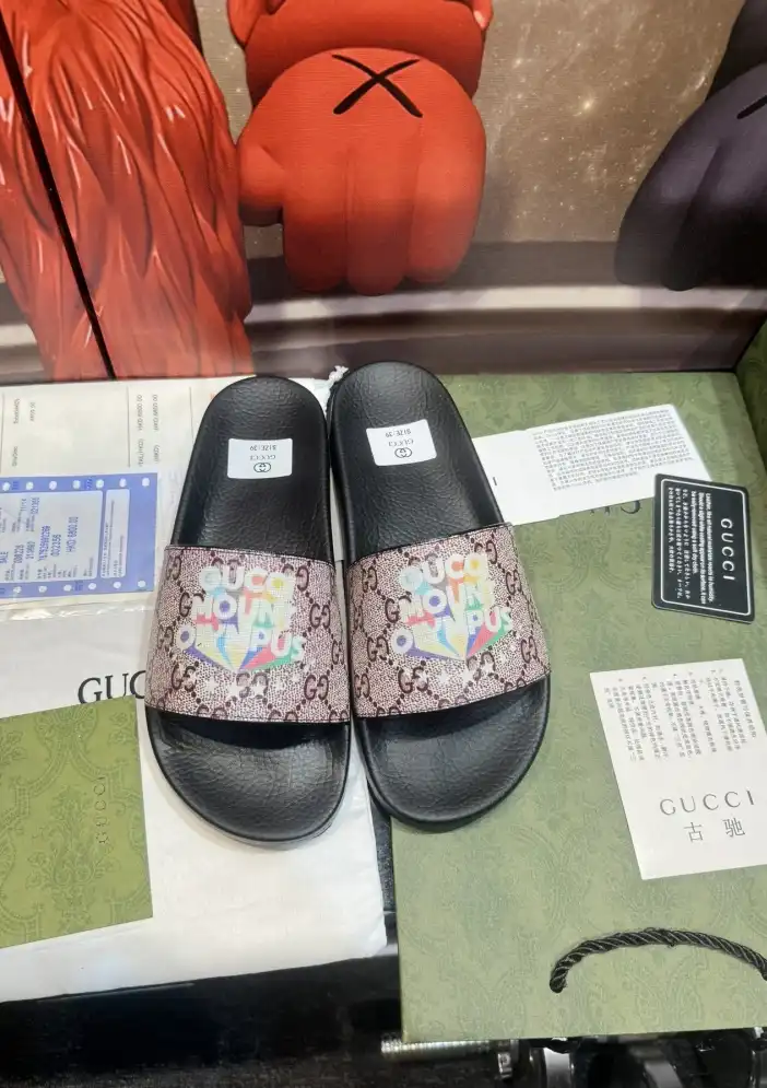 hype Gucci Slippers