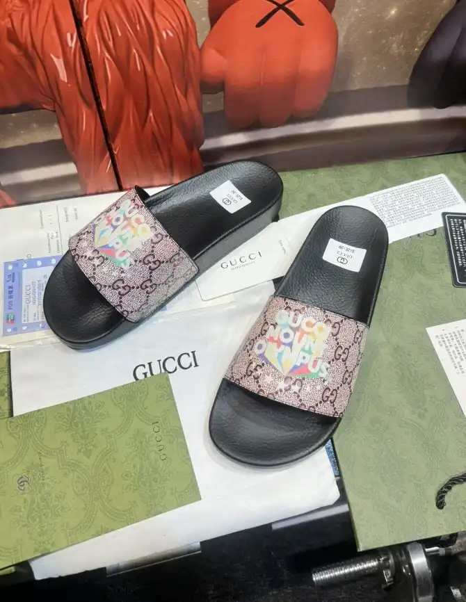 hype Gucci Slippers