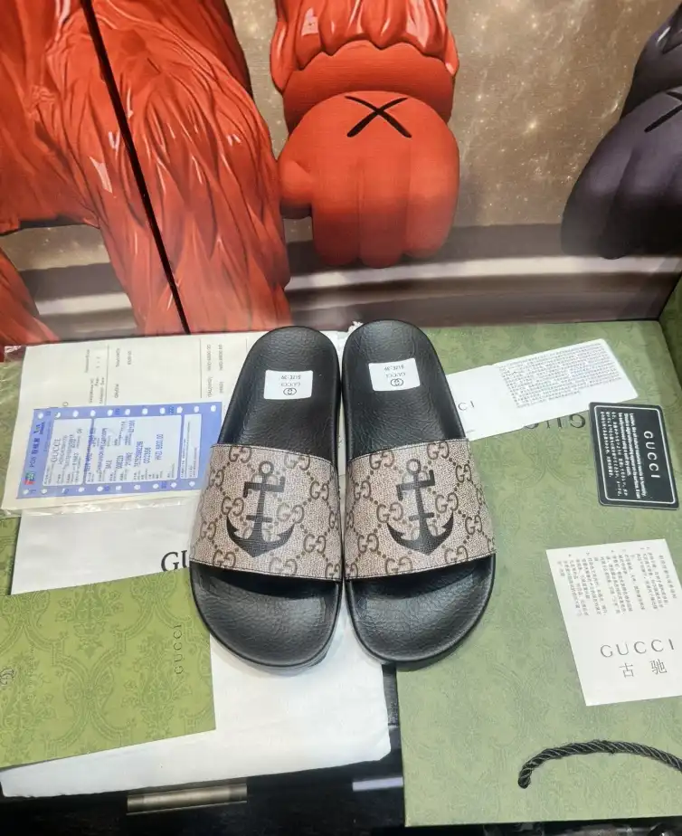 hype Gucci Slippers