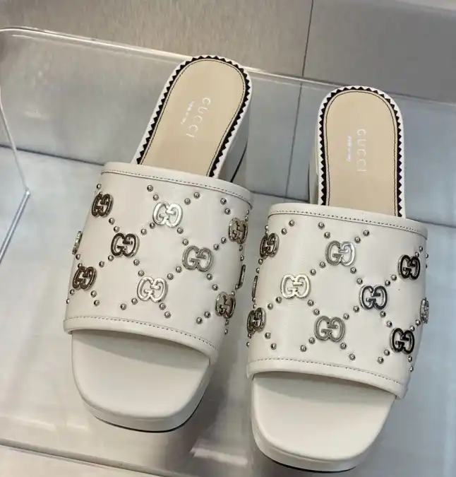 hype Gucci Slippers