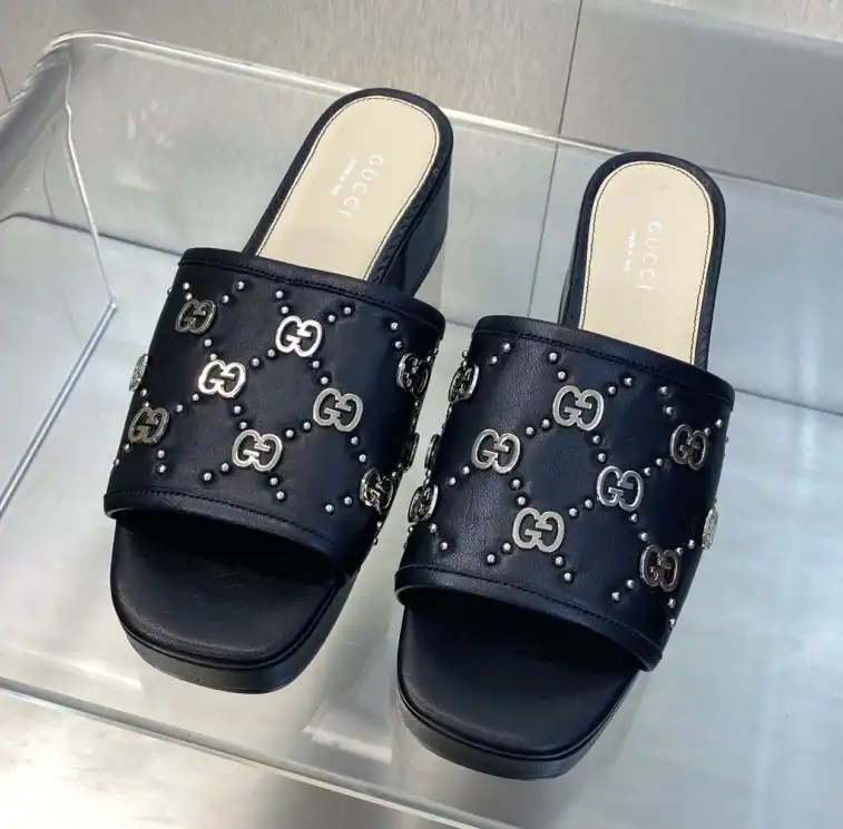 hype Gucci Slippers