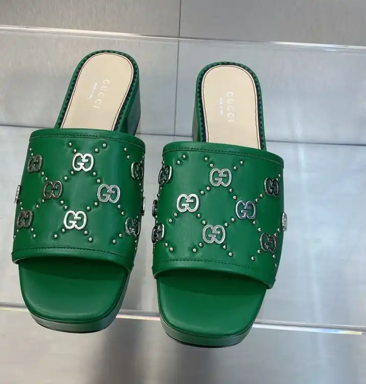 hype Gucci Slippers