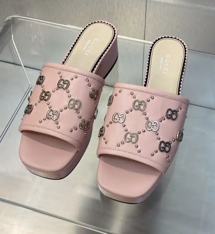 hype Gucci Slippers