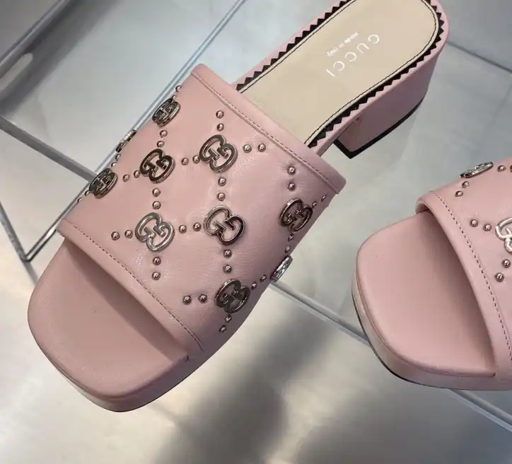 hype Gucci Slippers