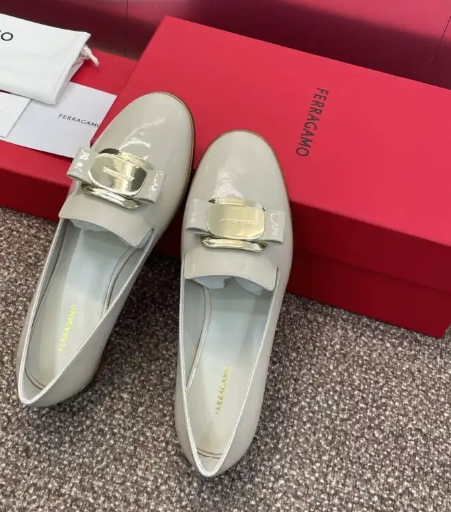 hype Ferragamo flat shoes