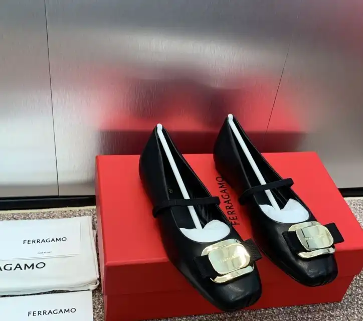 hype Ferragamo flat shoes