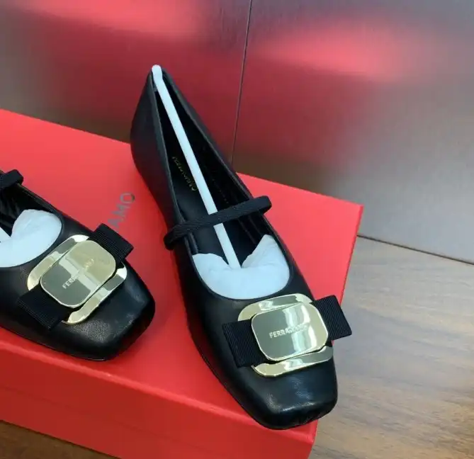 hype Ferragamo flat shoes