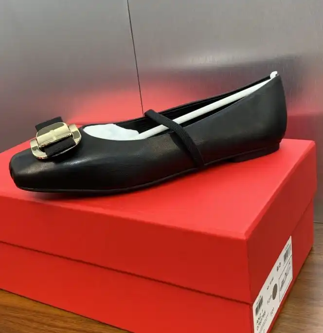 hype Ferragamo flat shoes