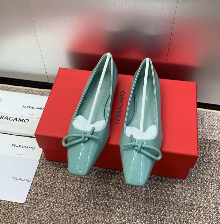 hype Ferragamo flat shoes