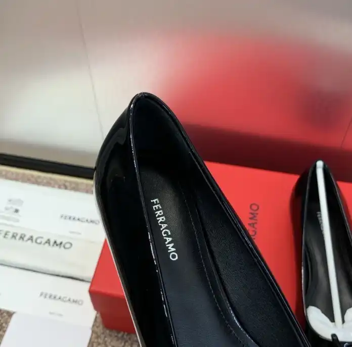 hype Ferragamo flat shoes