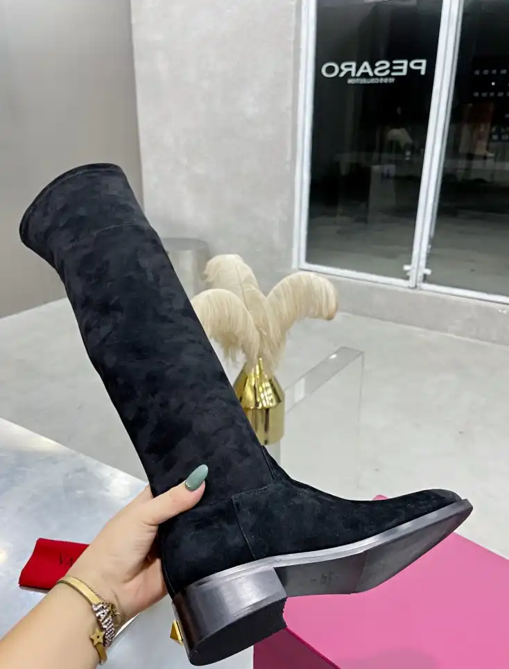 hype Valentino Boots