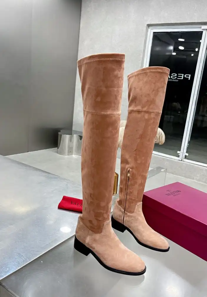 hype Valentino Boots