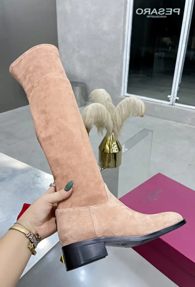 hype Valentino Boots