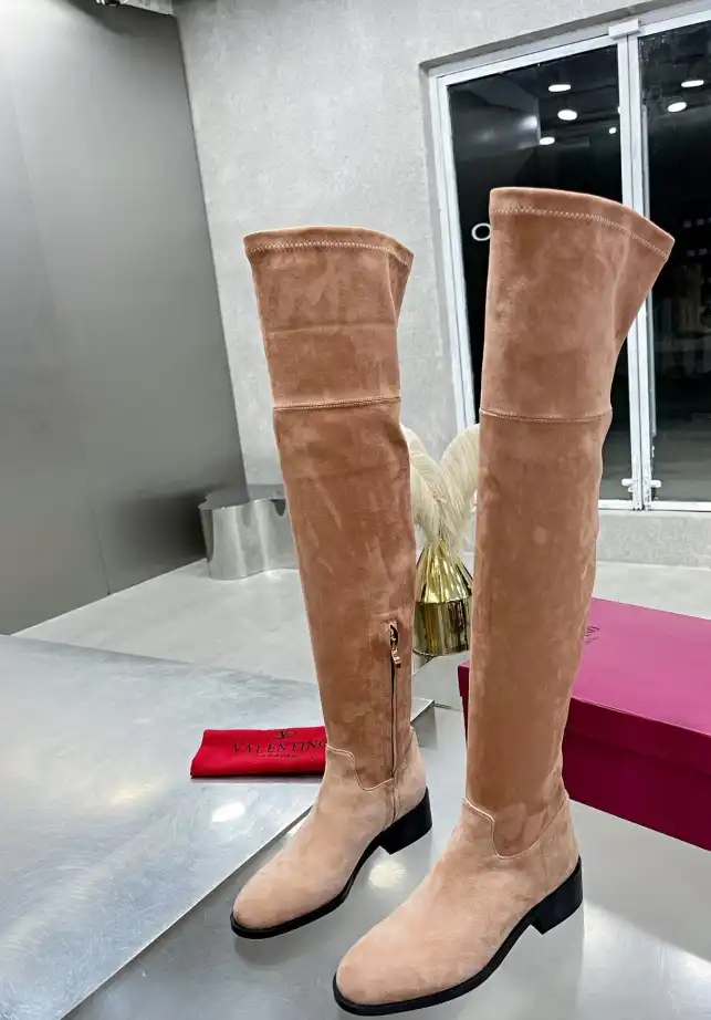 hype Valentino Boots