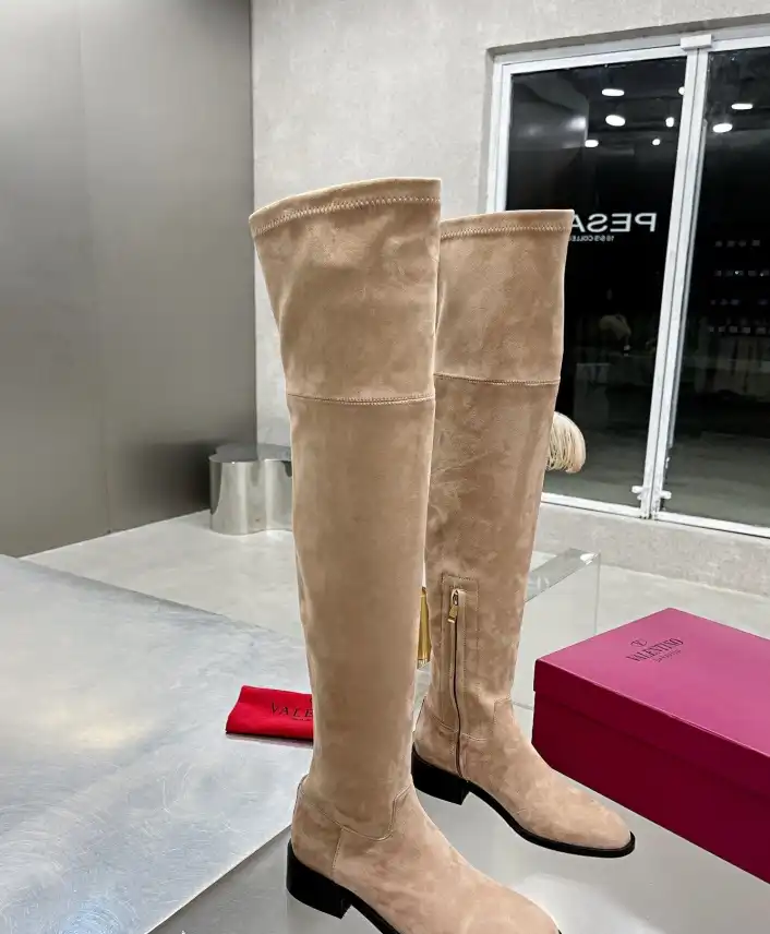 hype Valentino Boots