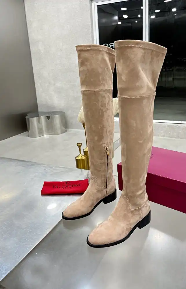 hype Valentino Boots