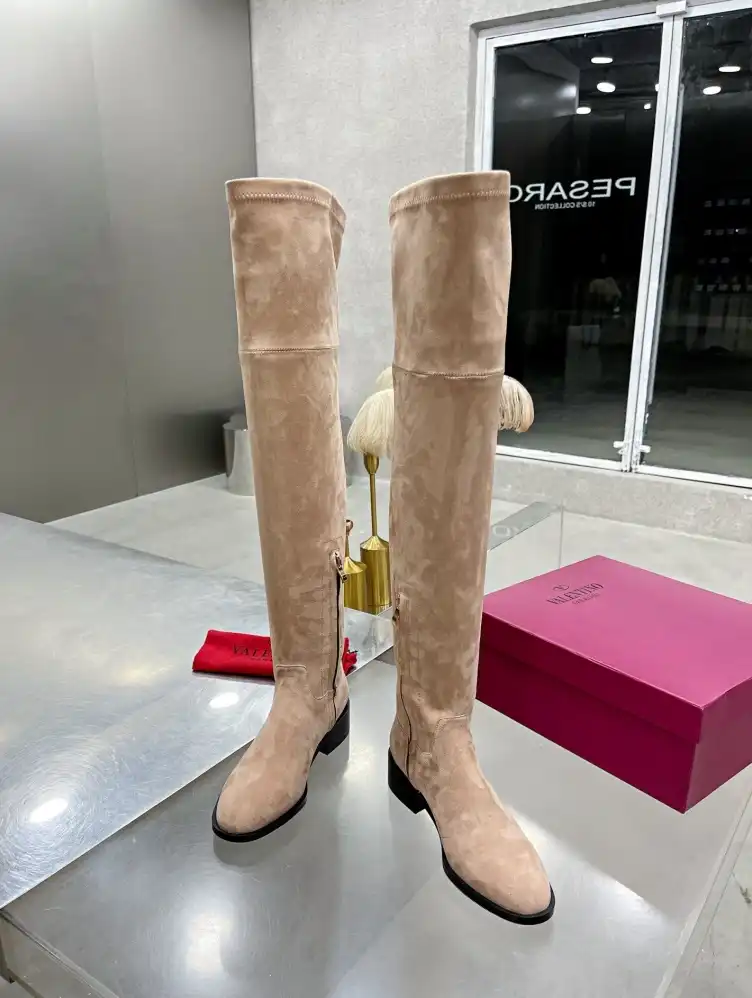 hype Valentino Boots