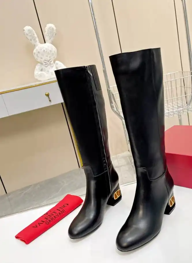 hype Valentino Boots