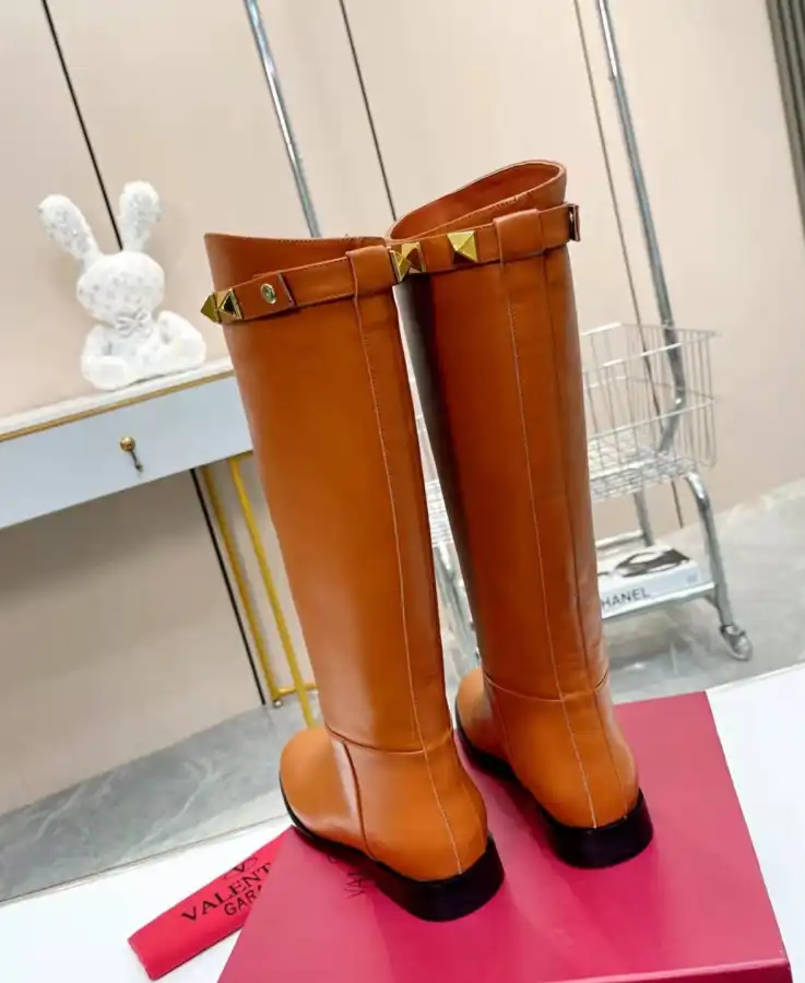 hype Valentino Boots