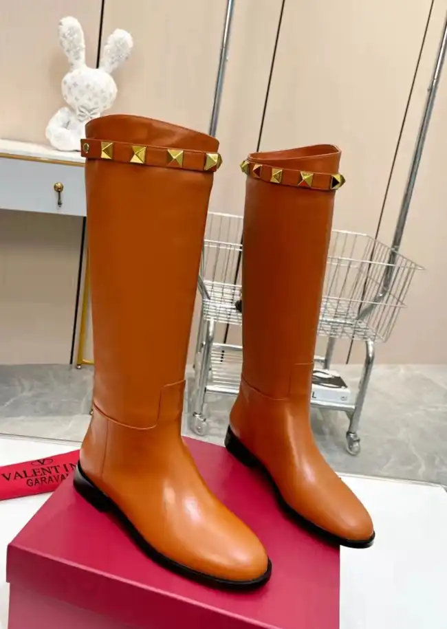 hype Valentino Boots