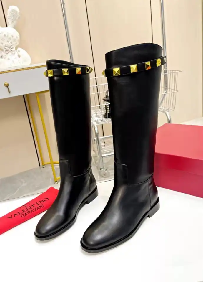 hype Valentino Boots