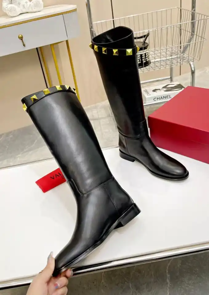 hype Valentino Boots