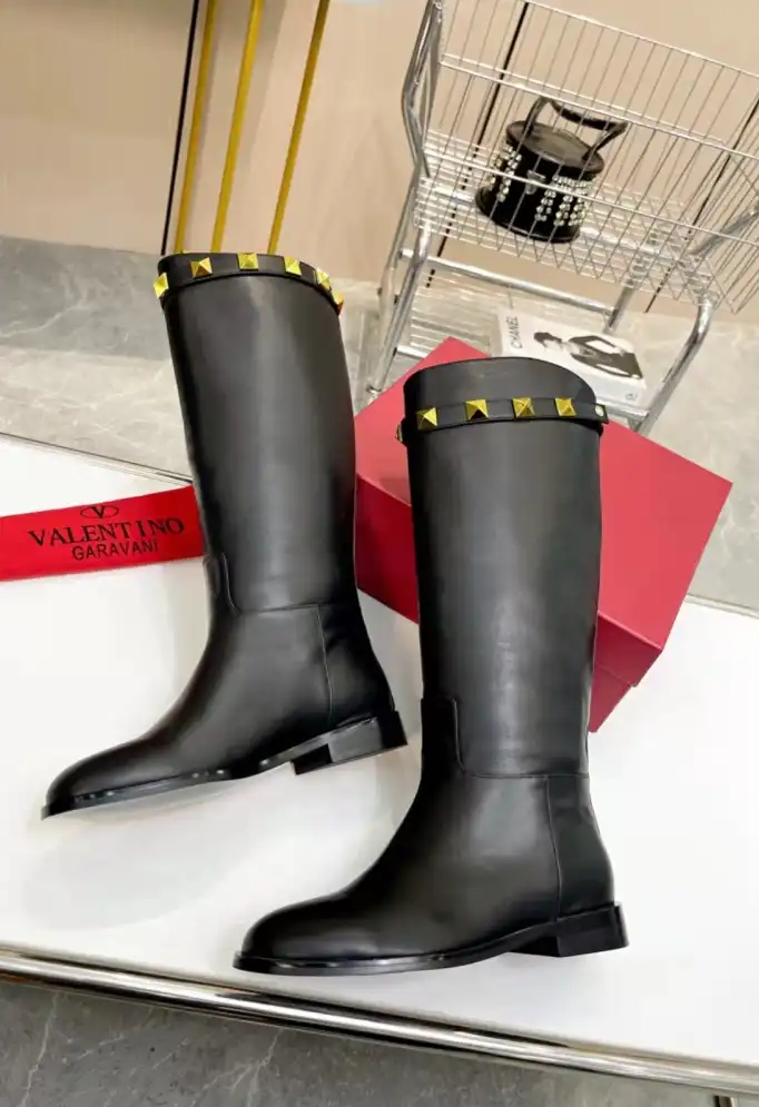 hype Valentino Boots