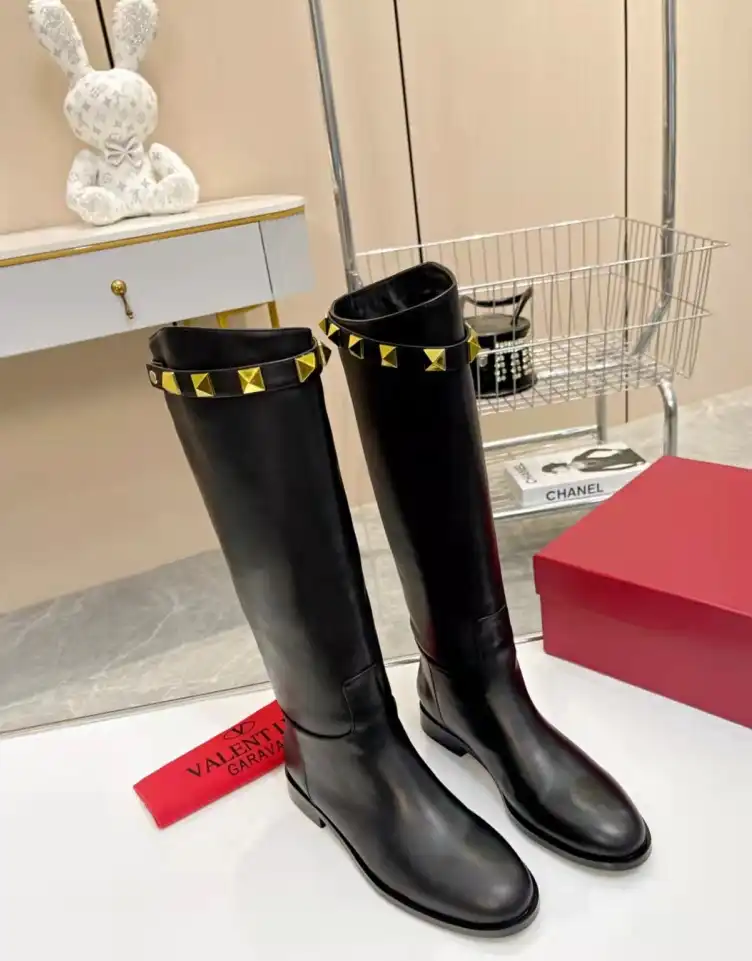 hype Valentino Boots