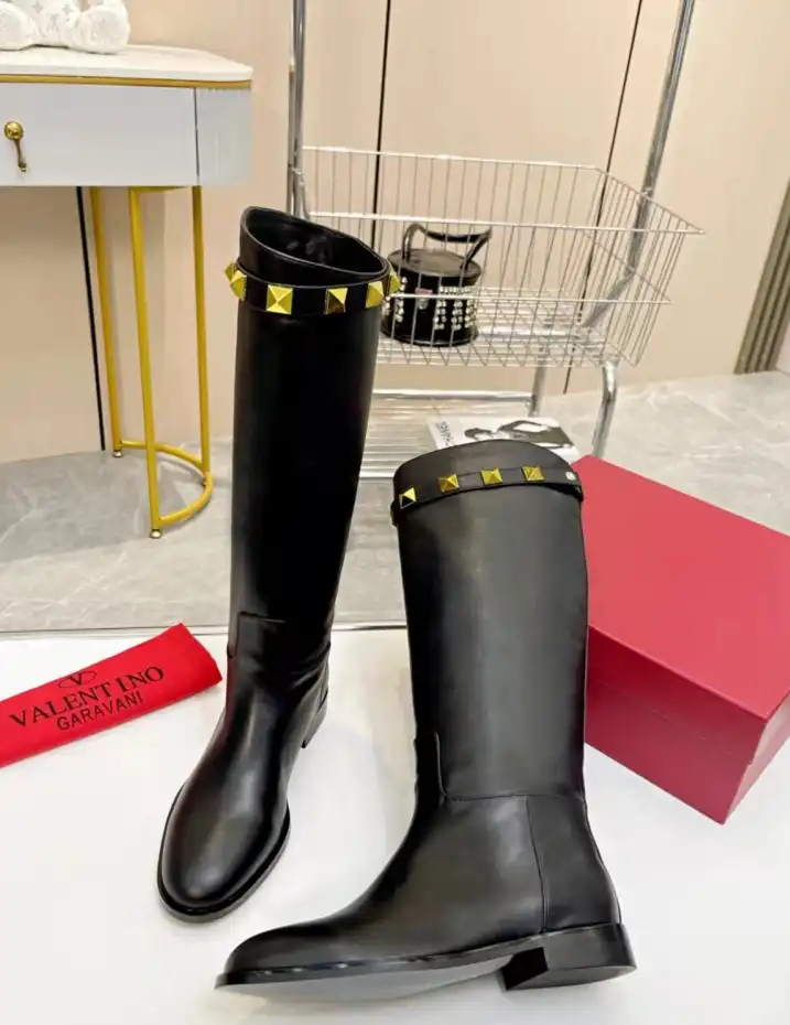 hype Valentino Boots