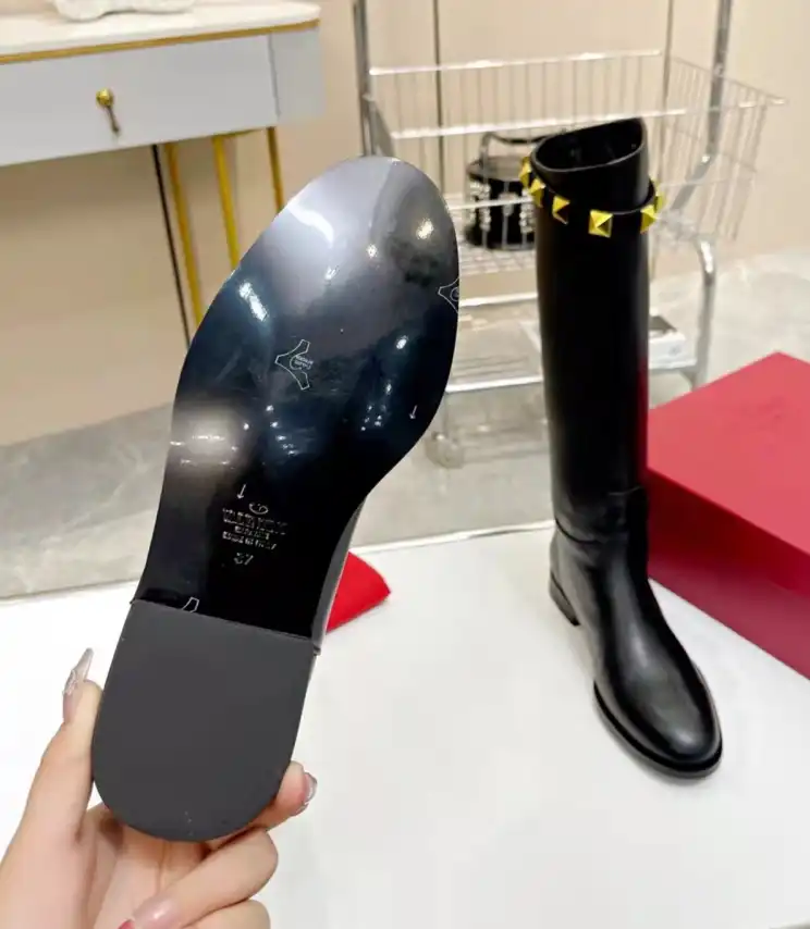 hype Valentino Boots