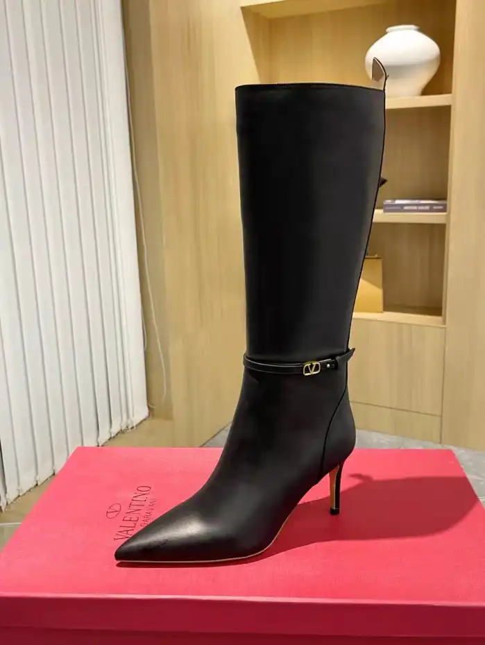 hype Valentino Boots