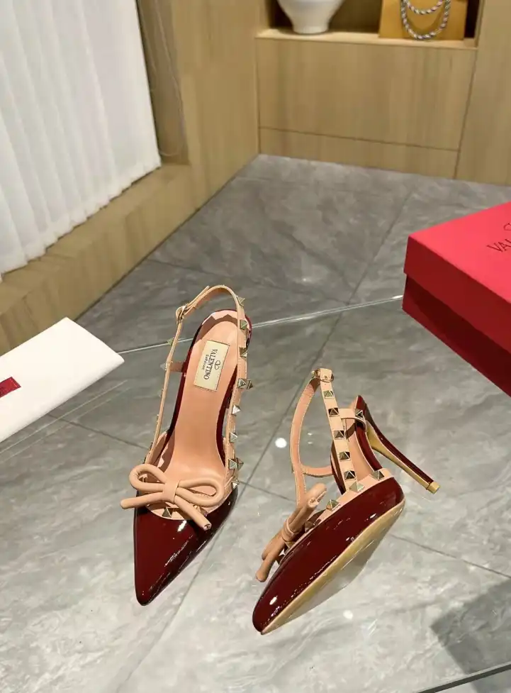 hype Valentino Sandals