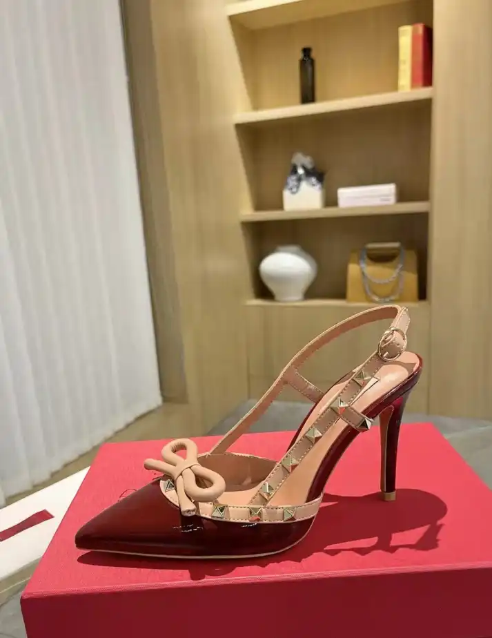 hype Valentino Sandals