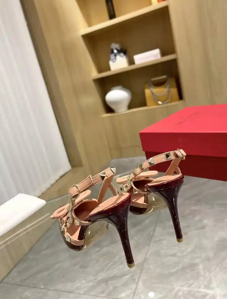 hype Valentino Sandals