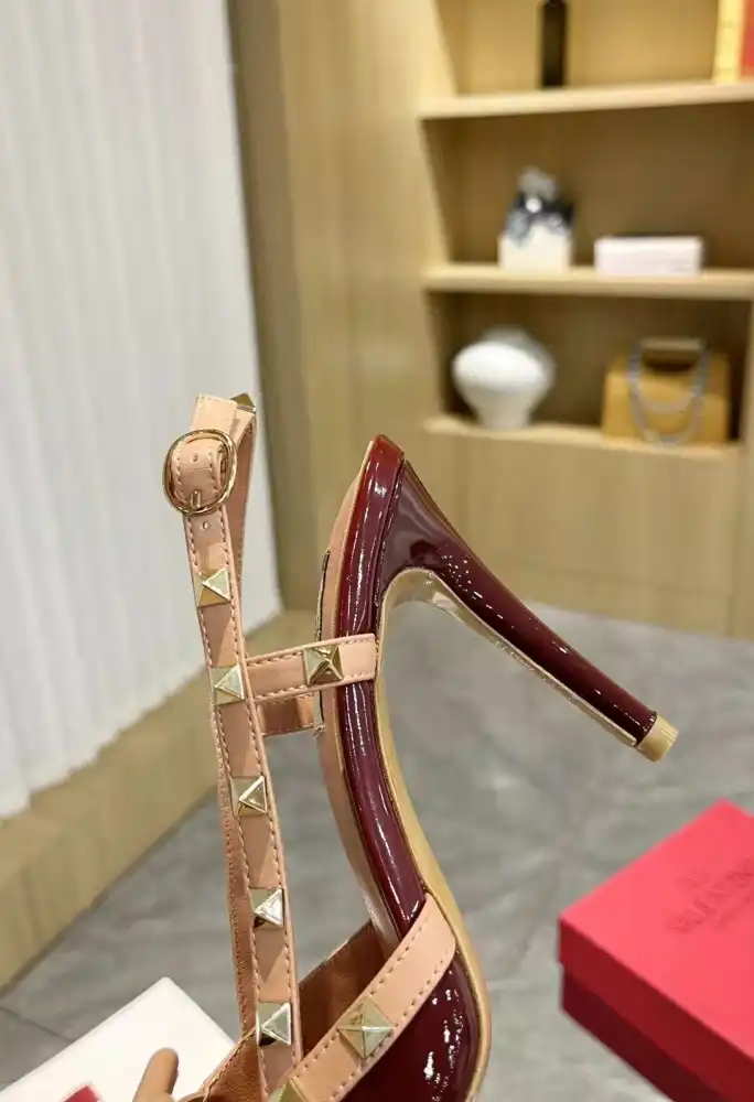 hype Valentino Sandals