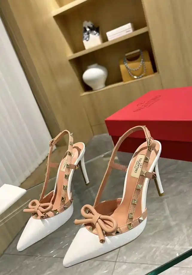 hype Valentino Sandals