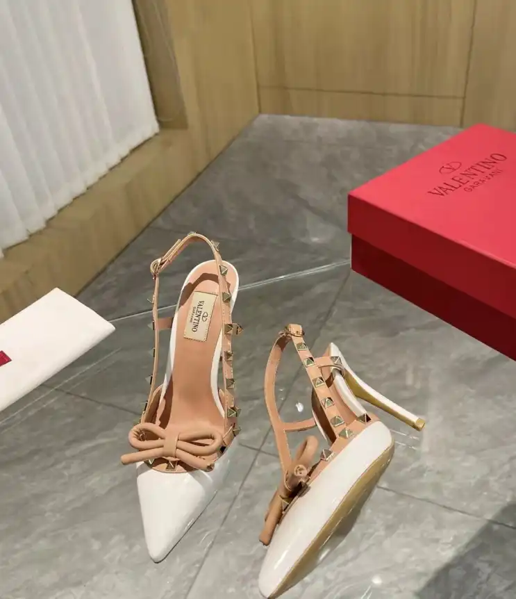 hype Valentino Sandals