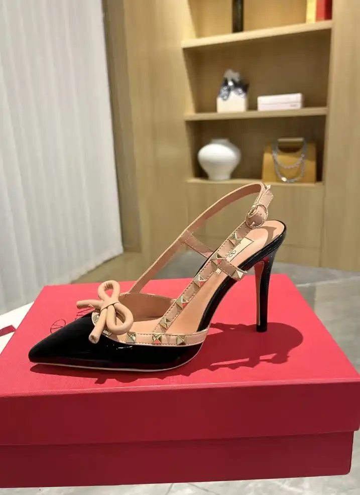 hype Valentino Sandals