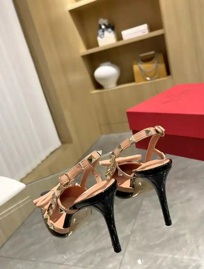 hype Valentino Sandals