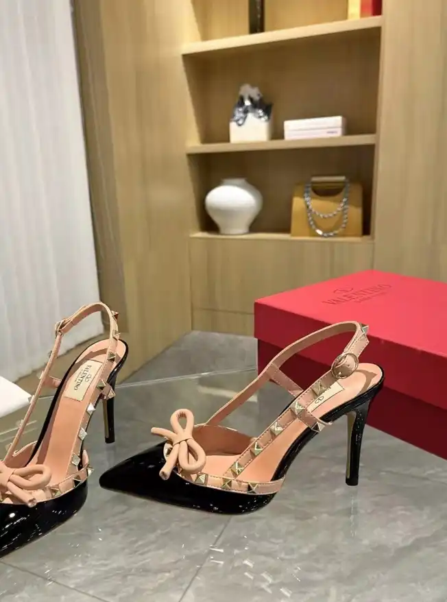 hype Valentino Sandals