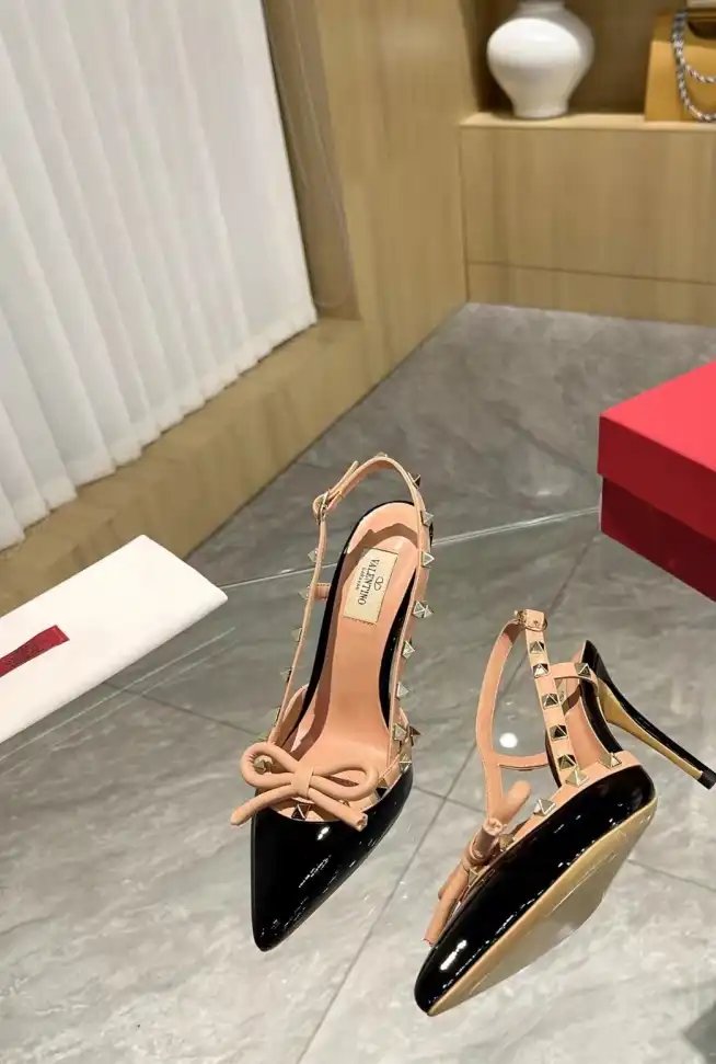 hype Valentino Sandals