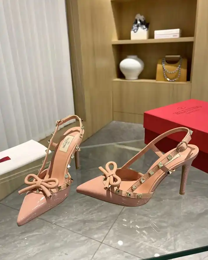 hype Valentino Sandals