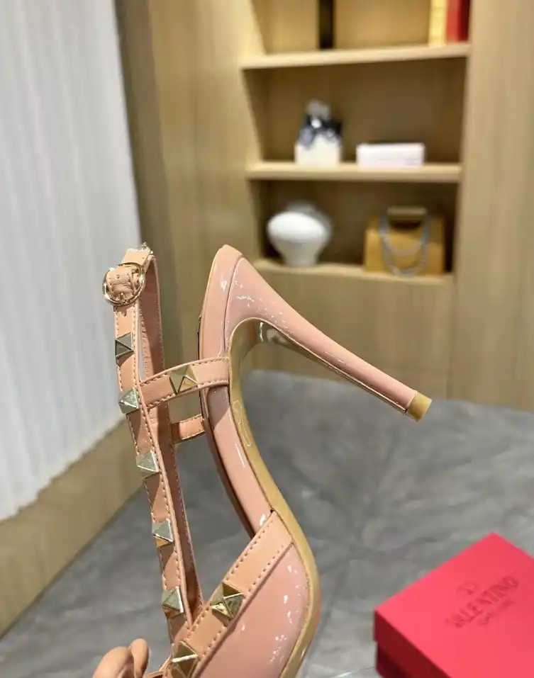 hype Valentino Sandals