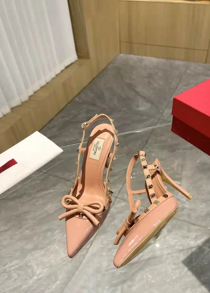 hype Valentino Sandals